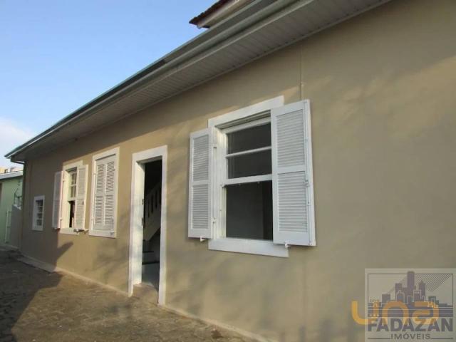 Casa na Atílio Bório Hugo Lange Curitiba PR, aluguel por R$ 2.000