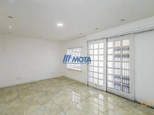 Casa na Augusto Stellfeld Centro Curitiba PR, aluguel por R$ 3.500