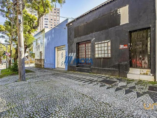 Casa na Augusto Stellfeld Centro Curitiba PR, aluguel por R$ 3.500