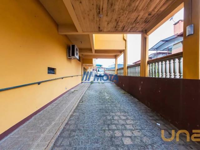 Casa na Acelino Grande Santa Felicidade Curitiba PR, aluguel por R$ 2.800