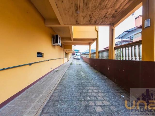 Casa na Acelino Grande Santa Felicidade Curitiba PR, aluguel por R$ 2.800