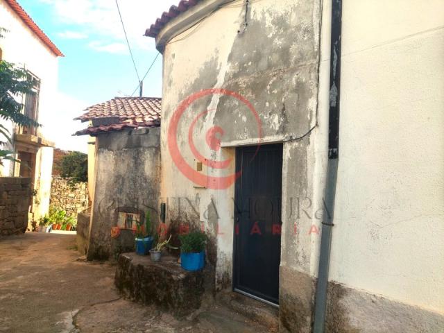 Casa na Aldeia para Recuperar, Salvador, Penamacor, Castelo Branco