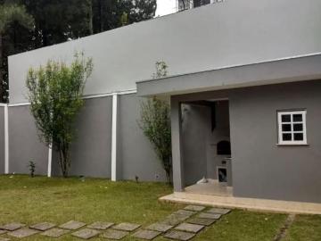 Casa na Aldeia da Serra com 4 Suítes, 560m² de Terreno e Quintal Amplo