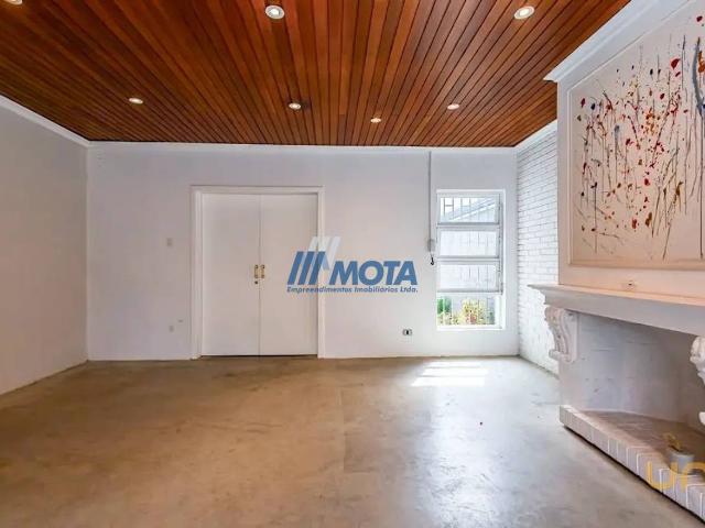 Casa na Amintas de Barros Centro Curitiba PR, aluguel por R$ 6.800