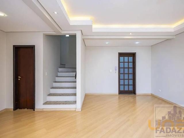 Casa na Cyrillo Merlin Novo Mundo Curitiba PR, aluguel por R$ 4.300
