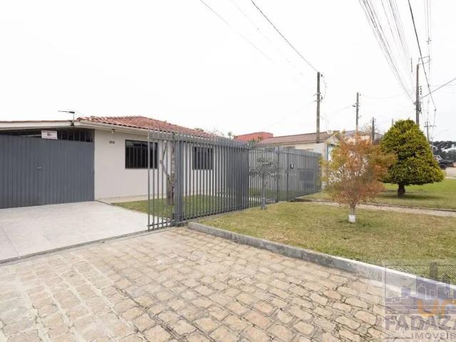 Casa na Caetano Alessi Butiatuvinha Curitiba PR, aluguel por R$ 4.400