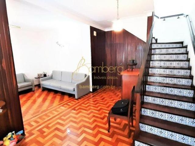 Casa, na Chácar Santo Antônio, com 3 dormitórios, 2 suítes e 4 vagas