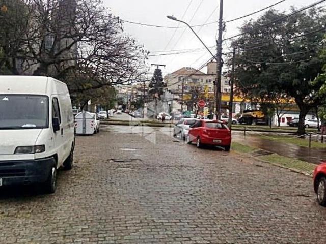 Casa na cidade baixa à venda