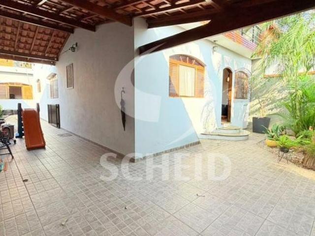 Casa na Cidade Dutra a venda com 257 m² construídos, 3 dormitórios e 4 vagas de garagem