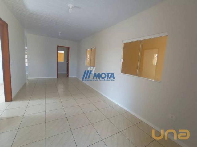 Casa na Clara Polsin Novo Mundo Curitiba PR, aluguel por R$ 2.200