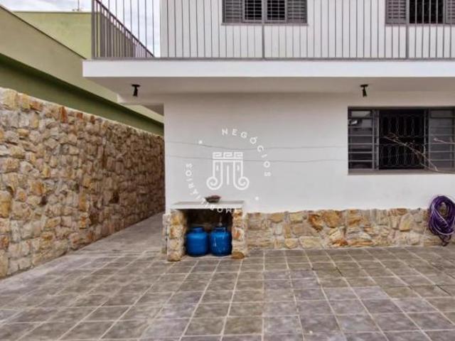 CASA NA COLÔNIA COM 4 QUARTOS SENDO UMA SUÍTE EM JUNDIAÍ SP