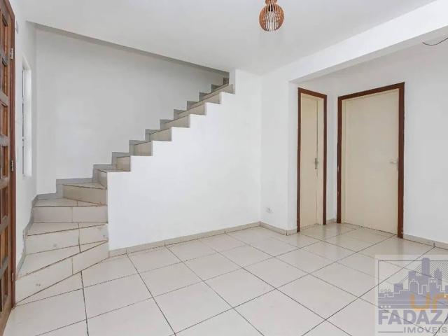 Casa na Cristiano Strobel Xaxim Curitiba PR, aluguel por R$ 1.950