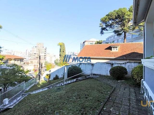 Casa na Desembargador Isaías Beviláqua Mercês Curitiba PR, aluguel por R$ 4.900