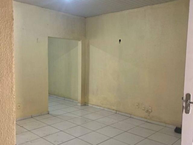 Casa na Dom José Lourenço Parquelândia Fortaleza CE, aluguel por R$ 1.100/mês