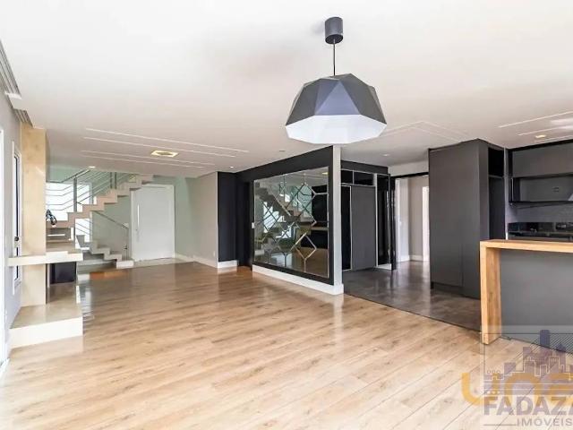Casa na Doutor Lubumir Viergbiski Campo Comprido Curitiba PR, aluguel por R$ 13.500