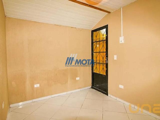 Casa na Fátima Bark Capão Raso Curitiba PR, aluguel por R$ 1.690
