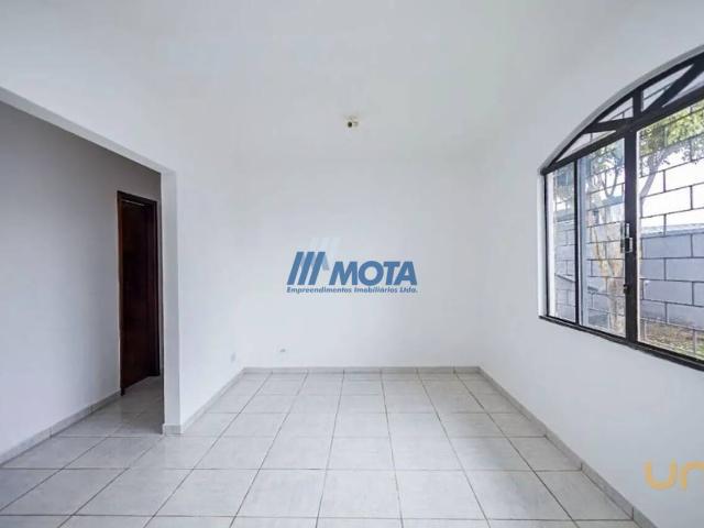 Casa na Gardênio Scorzato Vista Alegre Curitiba PR, aluguel por R$ 2.900