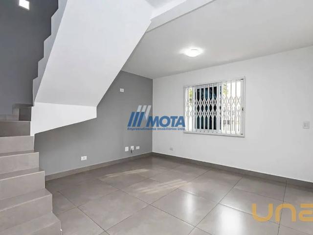 Casa na Hugo Gusso Capão Raso Curitiba PR, aluguel por R$ 4.700