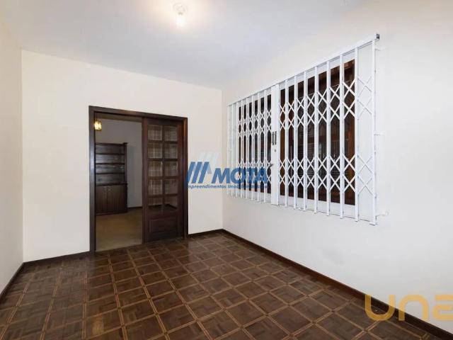 Casa na Itupava de 842 ao fim lado par Alto da Rua XV Curitiba PR, aluguel por R$ 12.000