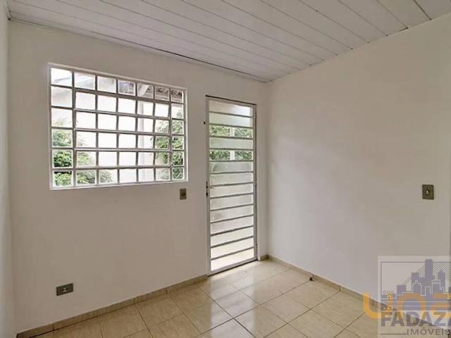 Casa na Júlio Eduardo Gineste Santa Quitéria Curitiba PR, aluguel por R$ 1.600