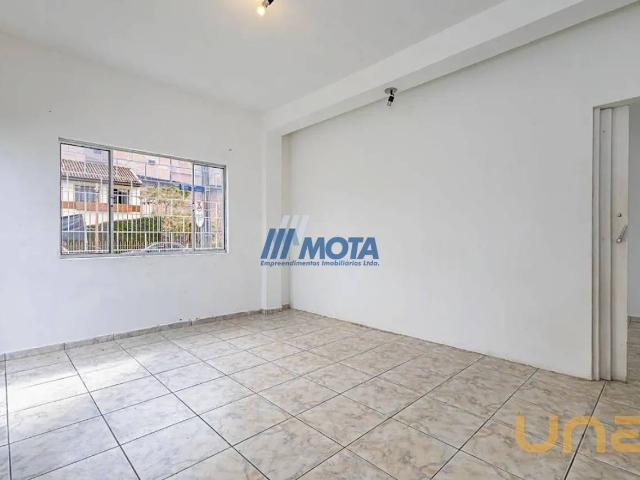 Casa na Júlio Eduardo Gineste Santa Quitéria Curitiba PR, aluguel por R$ 4.000