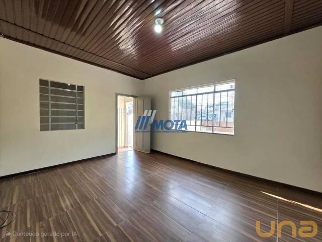 Casa na João Cubas Novo Mundo Curitiba PR, aluguel por R$ 3.300