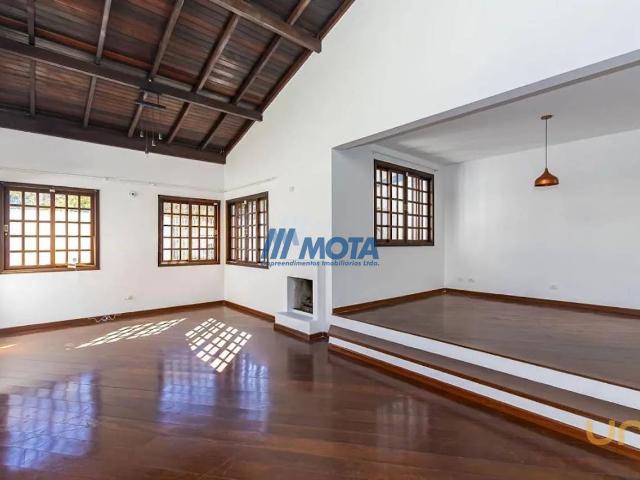 Casa na Pedro Demeterco Jardim das Américas Curitiba PR, aluguel por R$ 5.900