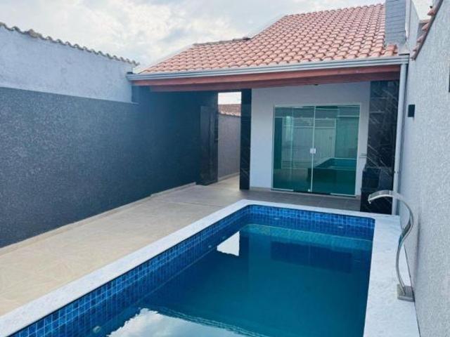 Casa na praia com 2 quartos e piscina em Itanhaém
