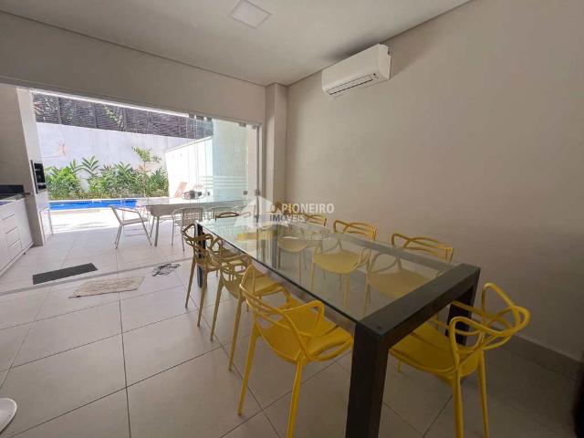 Casa na praia de Juquehy, disponível a 600 metros da praia