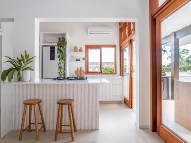 Casa na Praia para Venda em São Sebastião, Guaecá, 7 dormitórios, 4 suítes, 6 banheiros, 6 vagas