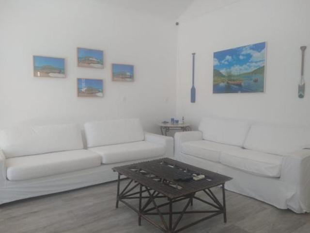 Casa na Praia para Venda em São Sebastião, Guaecá, 4 dormitórios, 2 suítes, 4 banheiros, 2 vagas