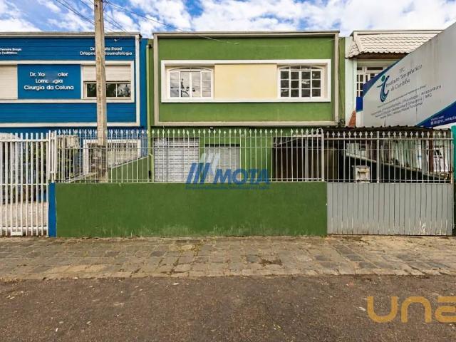 Casa na Presidente Getúlio Vargas Água Verde Curitiba PR, aluguel por R$ 3.990