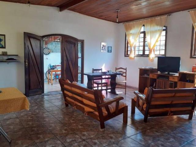 Casa na Rua pato de minas Jardim Egle contato 47 988588615