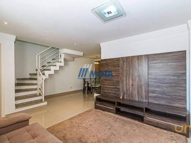 Casa na Rodolfo Bernardelli Uberaba Curitiba PR, aluguel por R$ 3.200