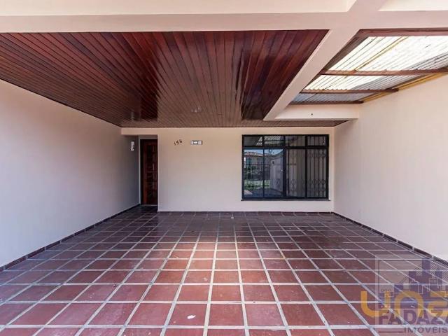 Casa na Tenente Ricardo Kirch Jardim das Américas Curitiba PR, aluguel por R$ 4.100