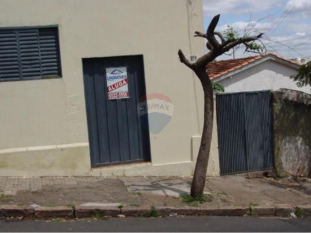Casa na Vila São José, no bairro do Ribeiro em Lins, para locação por preço único!