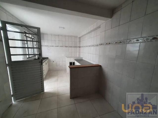 Casa na Visconde do Cerro Frio Novo Mundo Curitiba PR, aluguel por R$ 3.100