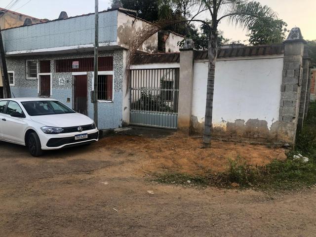 Casa na Vista Dourada com Jardim e Churrasqueira