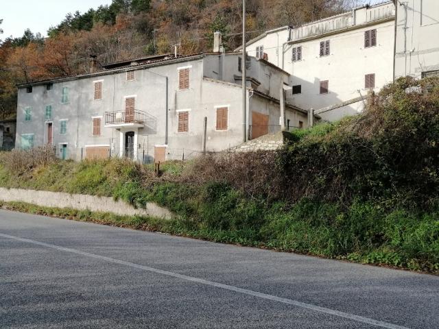 Casa nei borghi e castelli in vendita a Arcevia