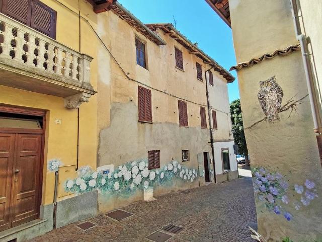 Casa nel borgo antico di Dogliani con terrazza panoramica 176m² Dogliani