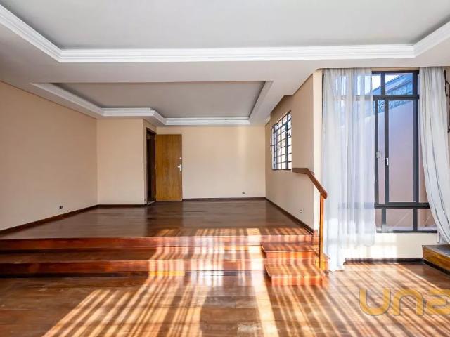 Casa no Mercês de 300 m² com 6 quartos