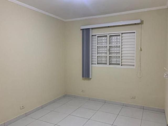Casa no Miolo do Bairro! Excelente localização