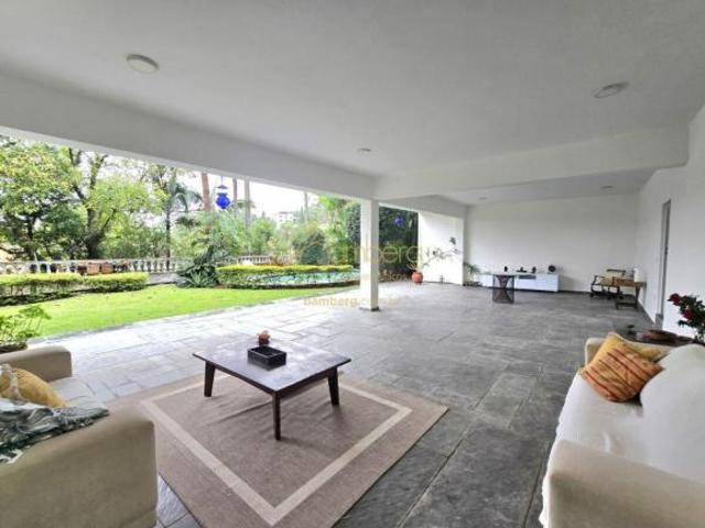Casa no Morumbi com 3 dormitórios, suíte, piscina e churrasqueira