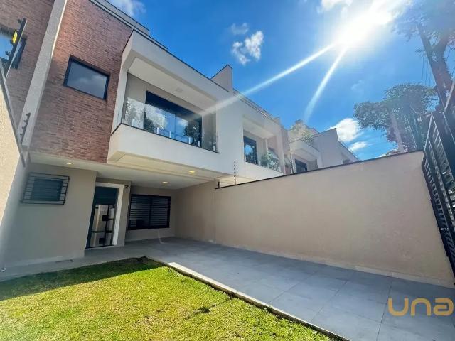 Casa no Água Verde de 161.28 m² com 3 quartos