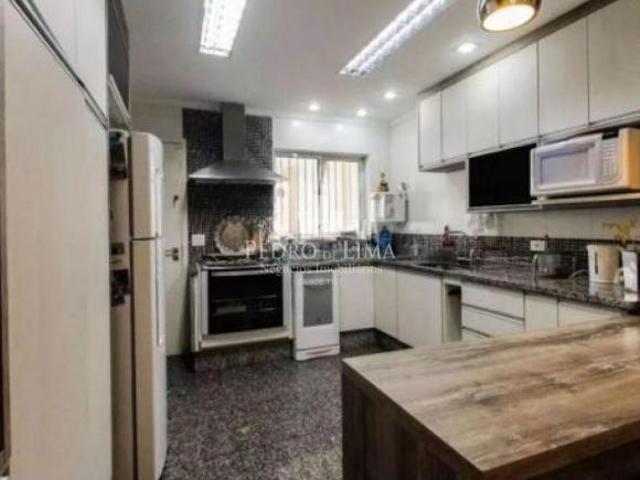 Casa no Anália Franco 220m², piscina, 3 suítes e 5 vagas