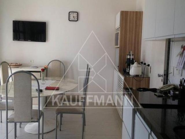 Casa no Butantã à venda com 4 dormitórios, 1 suíte, 10 vagas de garagem e 339m² de Á.Ú