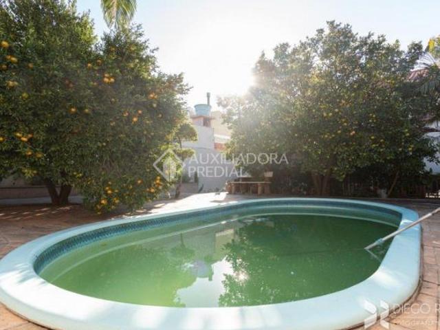 Casa no Bairro Tristeza com 4 dormitórios