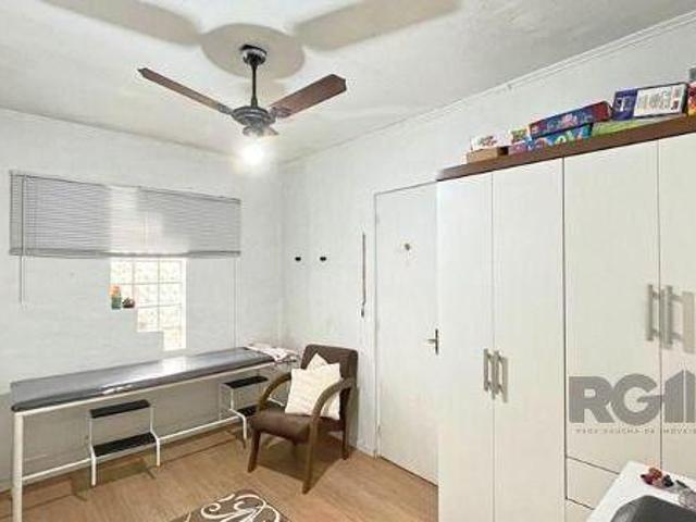 Casa no bairro Cavalhada, com 4 dormitório s