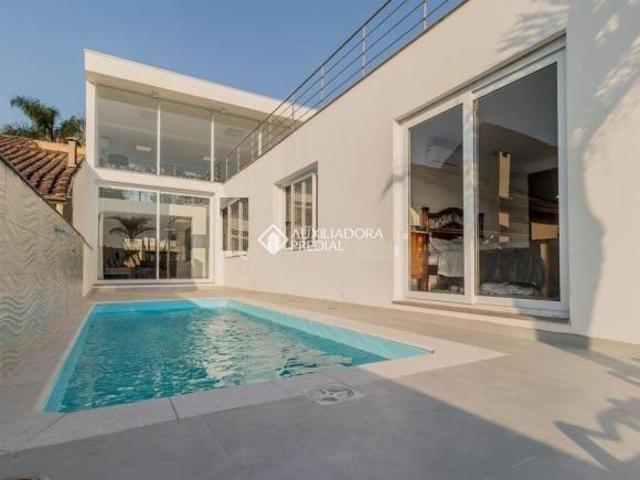Casa no bairro Chácara das Pedras com 180m2