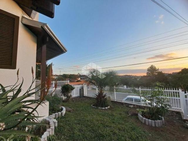 CASA NO BAIRRO CRUZEIRO EM FARROUPILHA